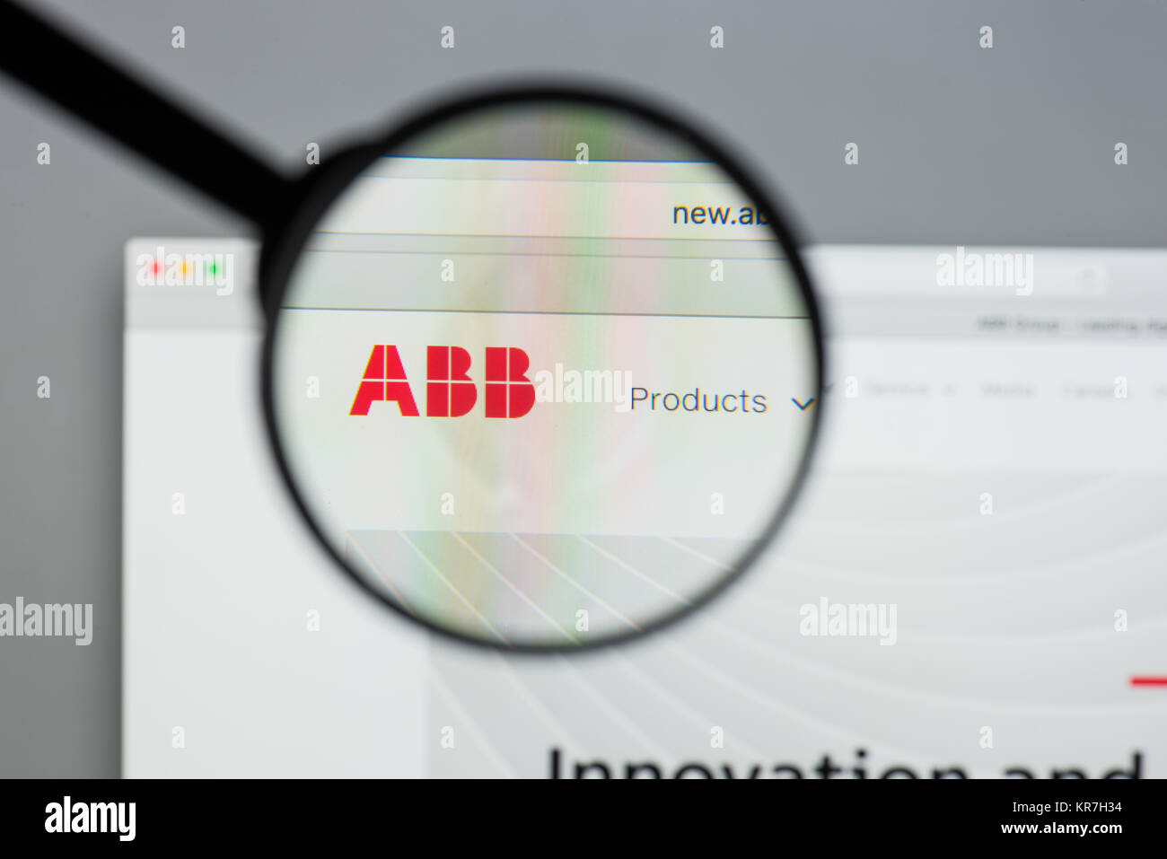 Milan, Italie - 10 août 2017 : ABB accueil du site. Il (ASEA Brown Boveri) est un Swedish-Swiss société multinationale. Logo ABB visible. Banque D'Images