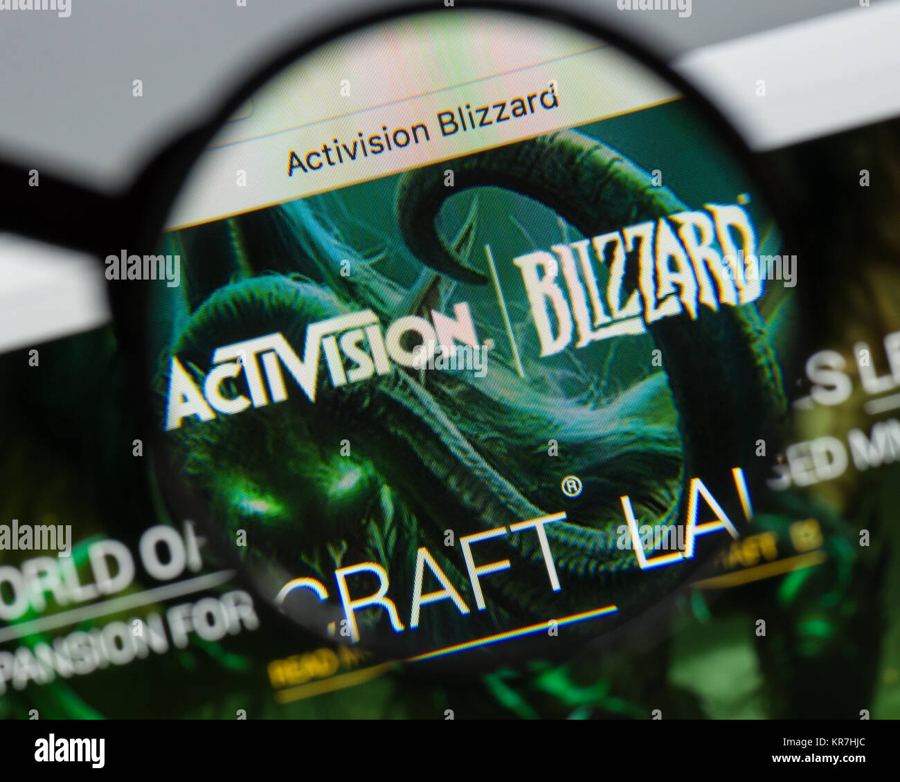 Milan, Italie - 10 août 2017 : Activision Blizzard d'accueil du site. C'est un développeur de jeu vidéo américain. Logo Activision Blizzard visible. Banque D'Images