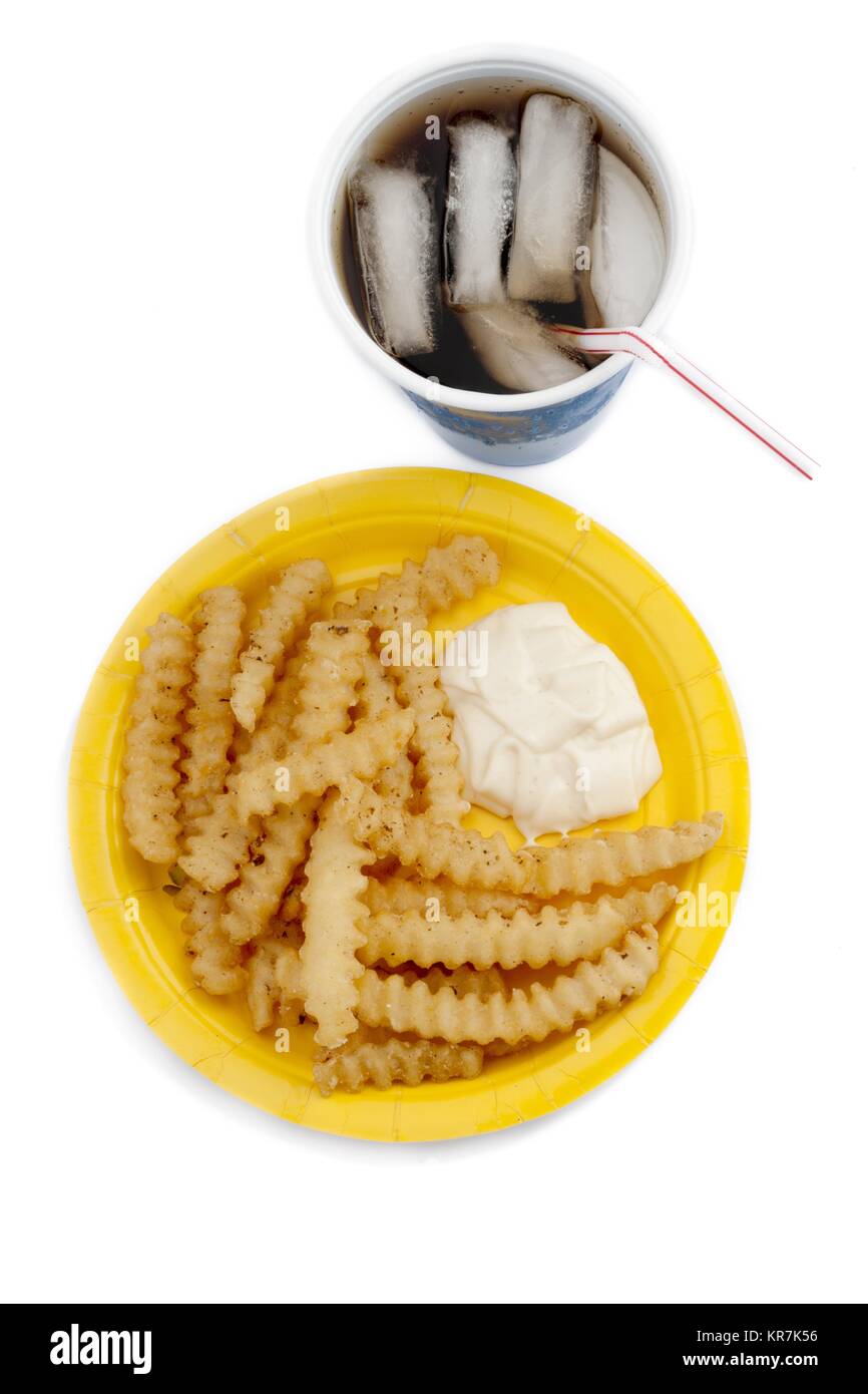 Vue de dessus d'un frites et boisson froide tasse Banque D'Images