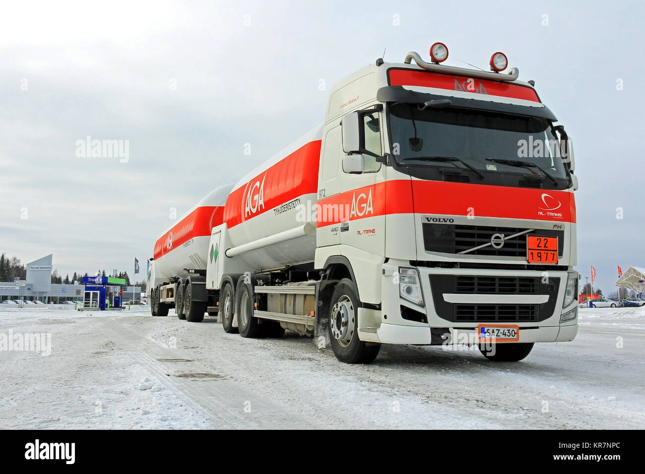FORSSA, FINLANDE - le 2 février 2014 : Volvo FH AGA Gas camion-citerne. AGA  est le lancement d'un nouveau gaz, fioul lourd AGA AC R1234yf, pour l' industrie automobile à Redu Photo Stock -