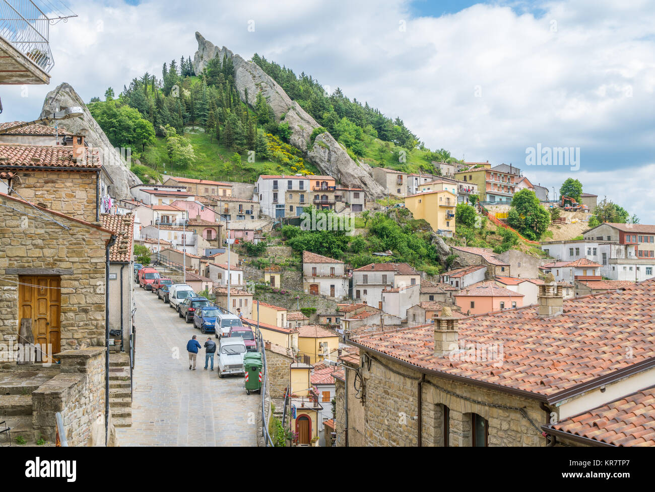 Vue panoramique de Pietrapertosa, petit village sur les Dolomites Lucane, province de Potenza, Basilicate, Italie. Banque D'Images