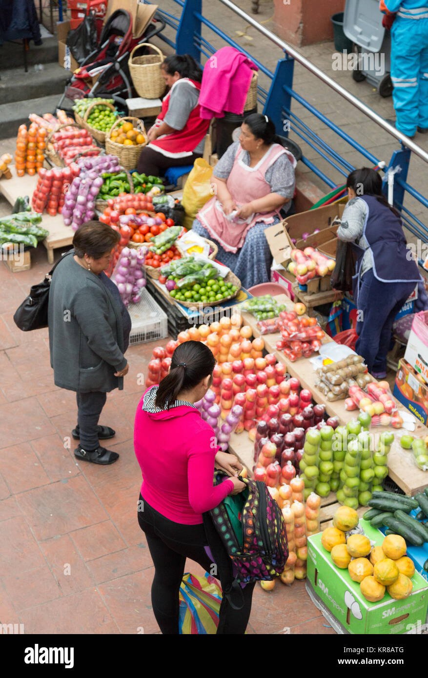Marché alimentaire de Cuenca, Cuenca, Équateur Amérique du Sud Banque D'Images
