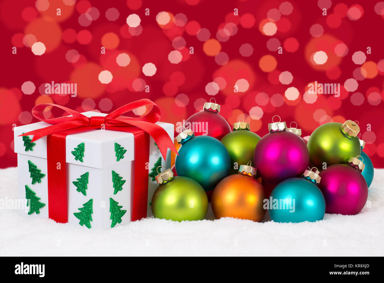 Cadeaux de Noël Weihnachten Geschenke un rot mit Hintergrund Lichter Textfreiraum Banque D'Images