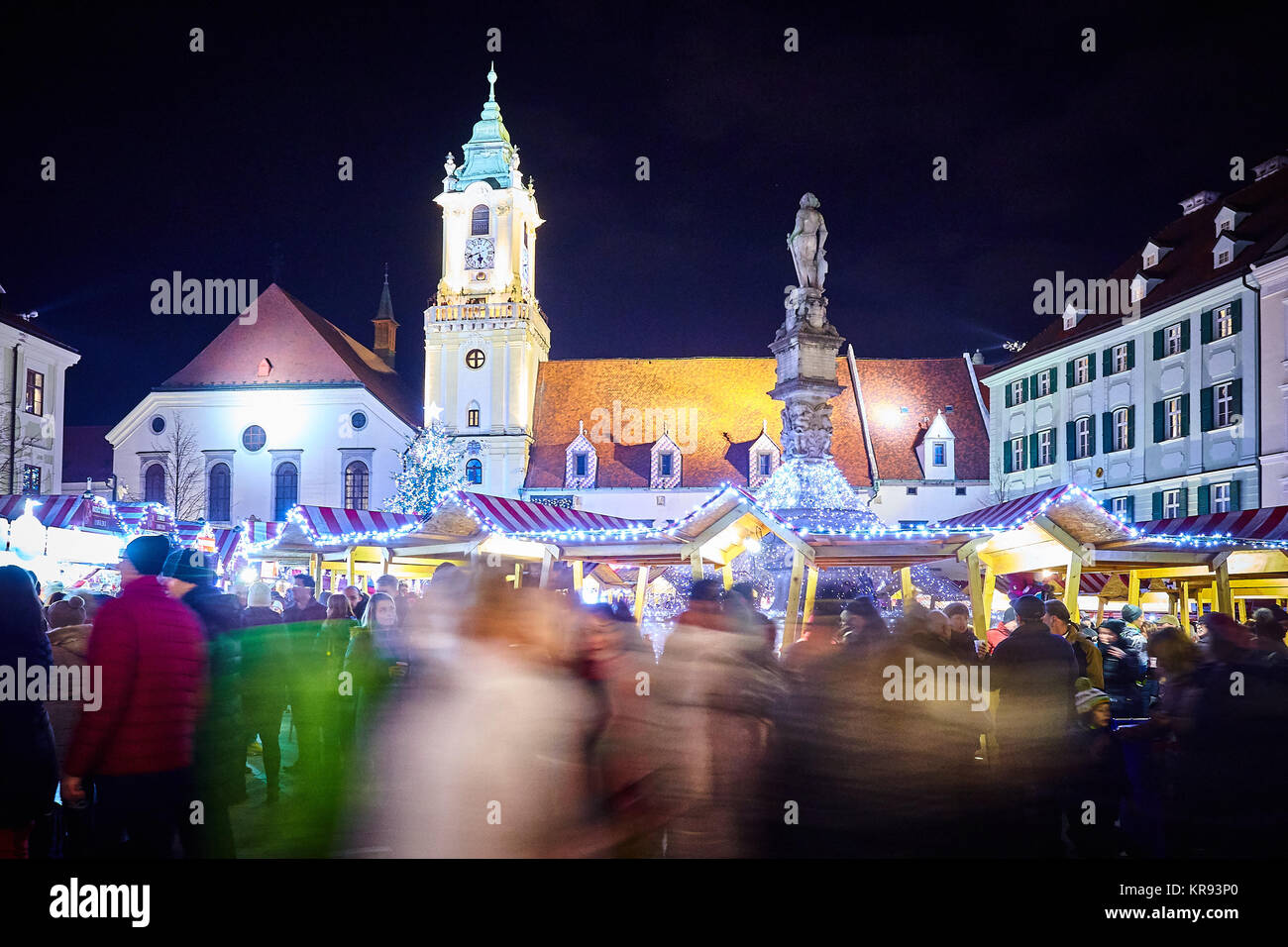 Bratislava, Slovaquie. 16 Décembre, 2017. Marché de Noël au Hlavné námestie à Bratislava, Slovaquie. Banque D'Images