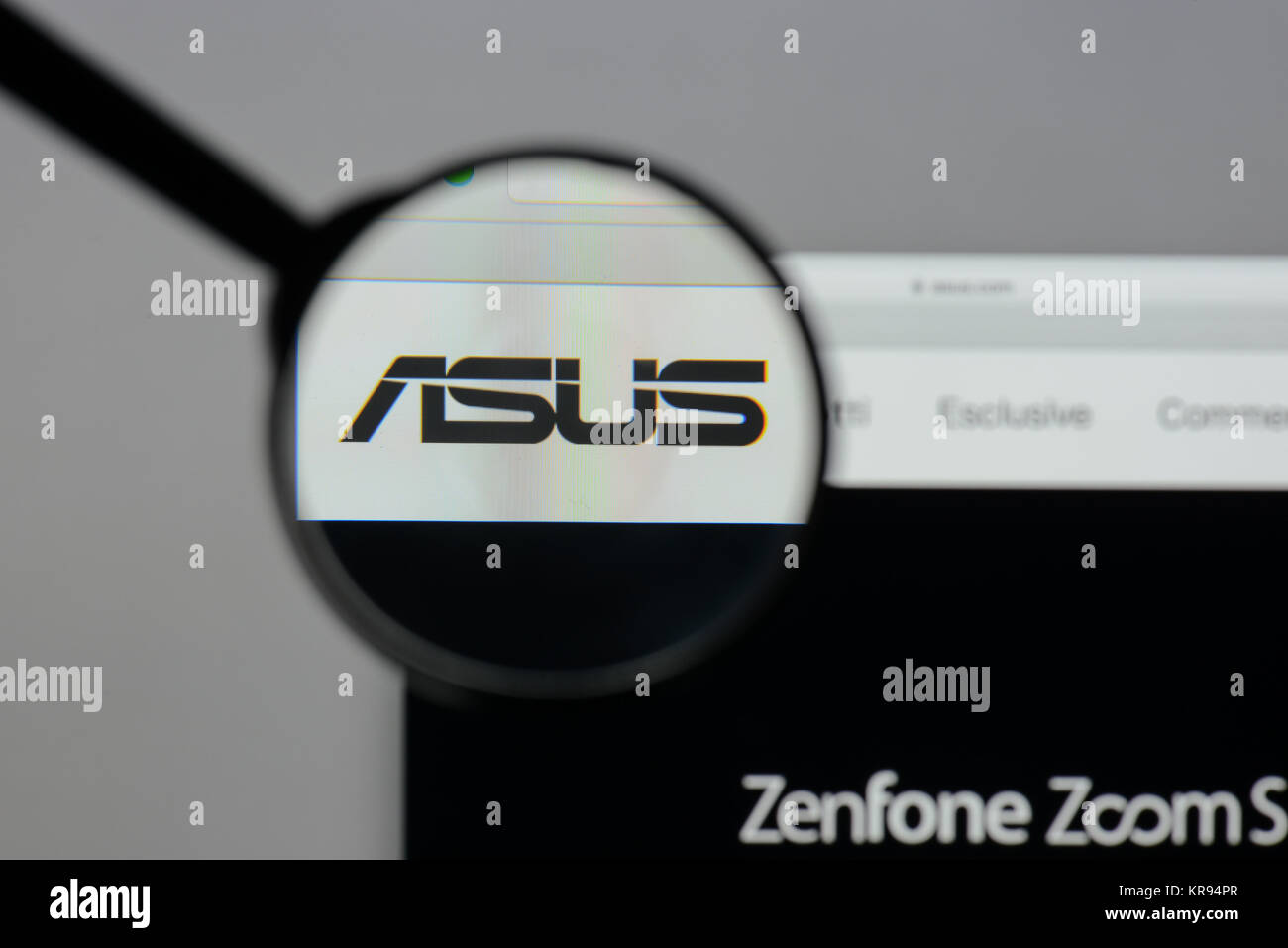 Milan, Italie - 10 août 2017 : Asus logo sur la page d'accueil du site. Banque D'Images