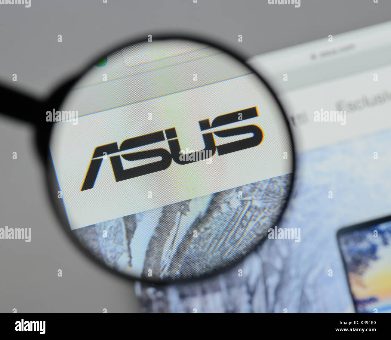 Milan, Italie - 10 août 2017 : Asus logo sur la page d'accueil du site. Banque D'Images