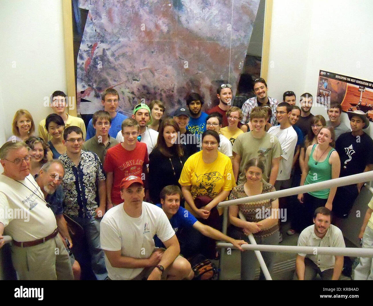 2012 Le Lunar and Planetary Science Academy (EPS VIVANTE) stagiaires et les dirigeants de voyage : Deuxième rangée (de gauche à droite) : Nicole Thom (assistant personnel), Tanner Hamann, Sebastian Fischer, Margaret Marvin, Adarsh Dave, Chet Gnegy, Aaron Argent (assistant personnel), Nicholas Perlongo. Ligne suivante (de G à D) : Hayley Williamson, Allison Duh, John, Gemperline Kronyak Antonio Aguirre, Rachel, Alisa, Bochnowski Jillian Votava, Lily Mannoia, Jordanie Hildebrandt, Melissa Gaddy, Matthew Rice, Breanna Branham, Matthew Wyatt. Première rangée (de G à D) : Le Dr Charles Schultz, le Dr Patrick Burkhart, Ryan Jackson, Zachary Hutcheson, UN Banque D'Images