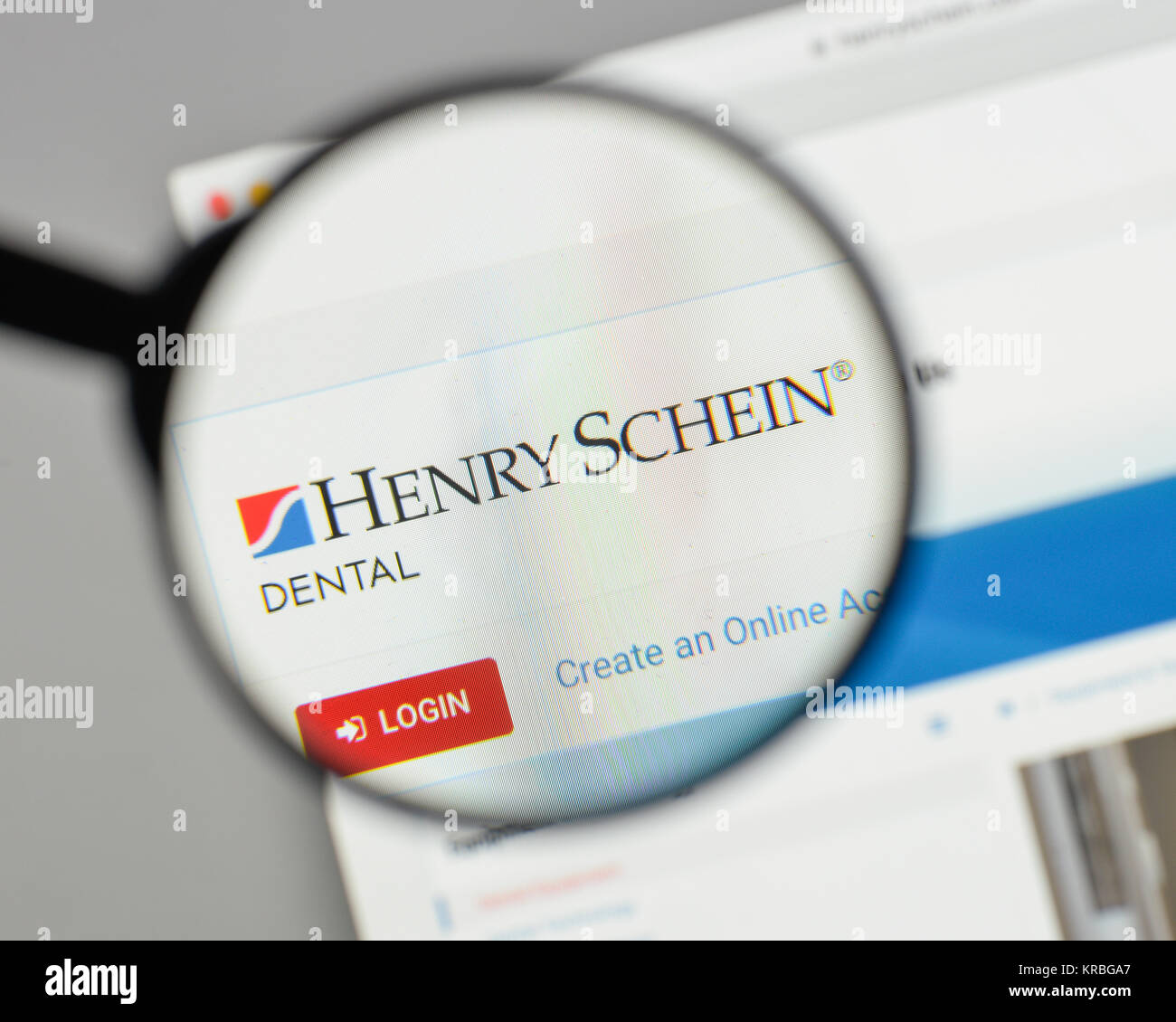 Milan, Italie - 10 août 2017 : Henry Schein logo sur la page d'accueil du site. Banque D'Images