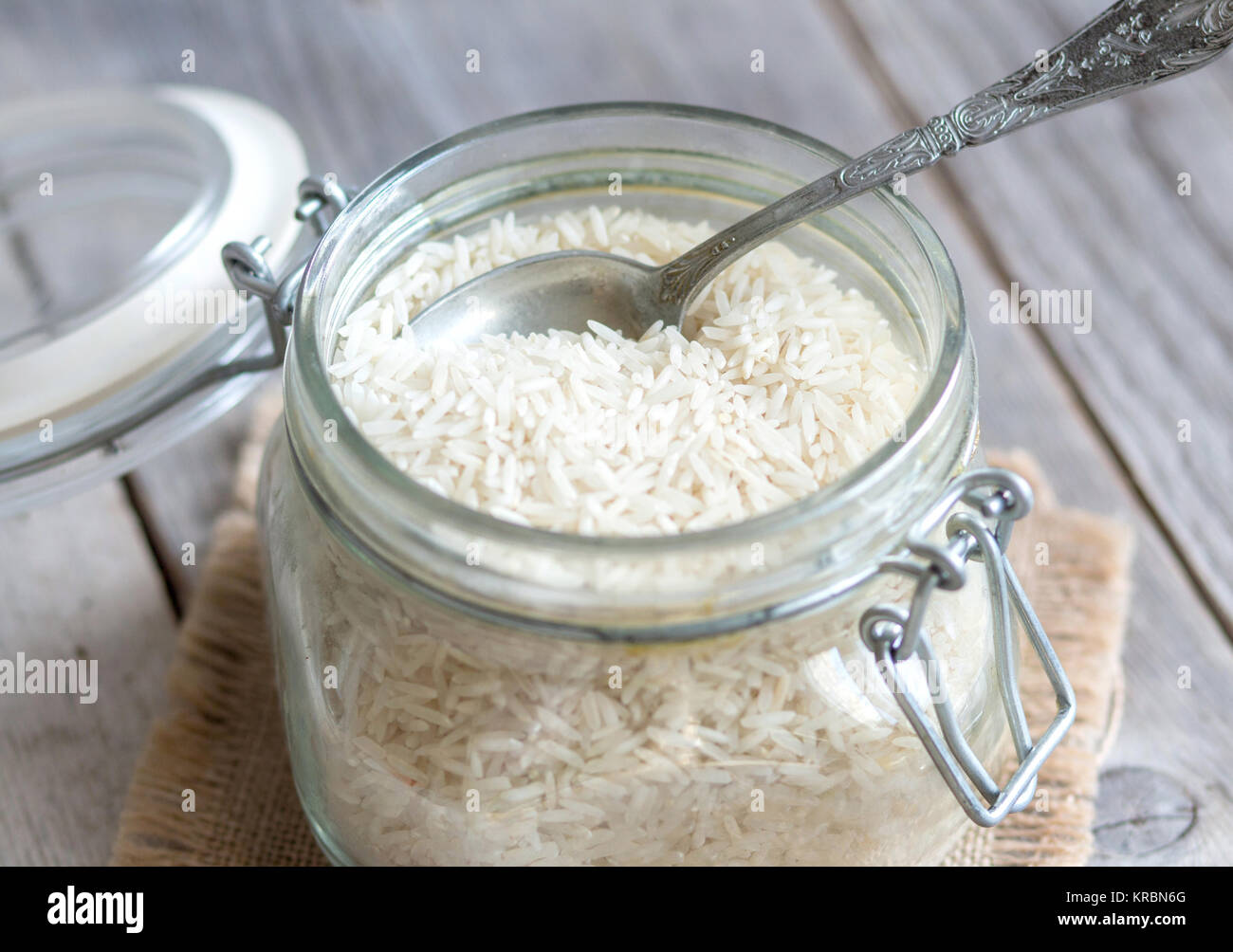 Le riz Basmati dans un bocal en verre Banque D'Images