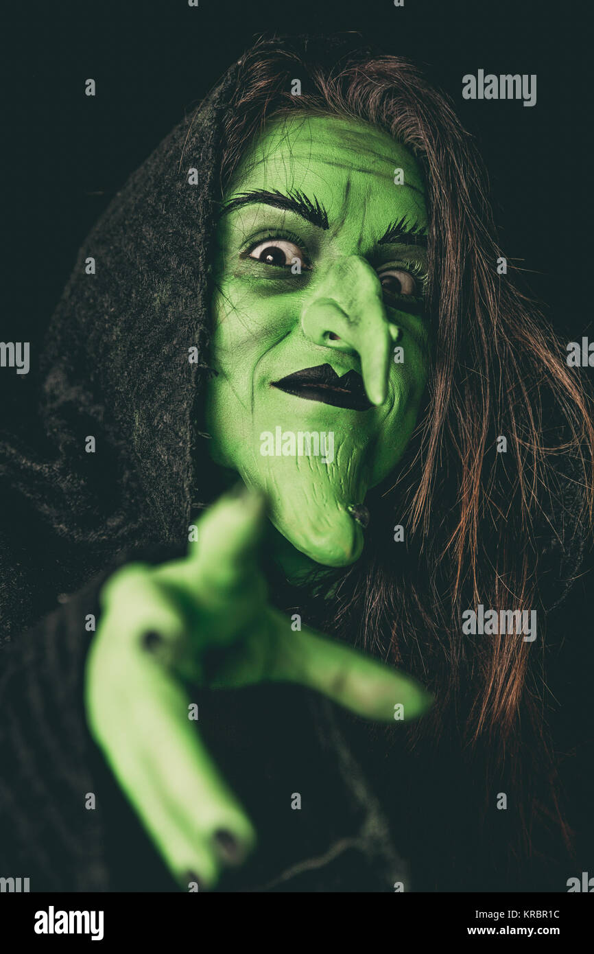 Méchante Sorcière jette une malédiction Banque D'Images