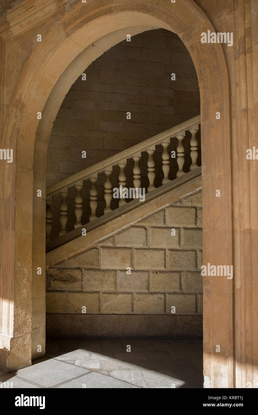 Entrée voûtée d'un escalier, Palacio de Carlos V, La Alhambra, Granada, Andalousie, Espagne Banque D'Images
