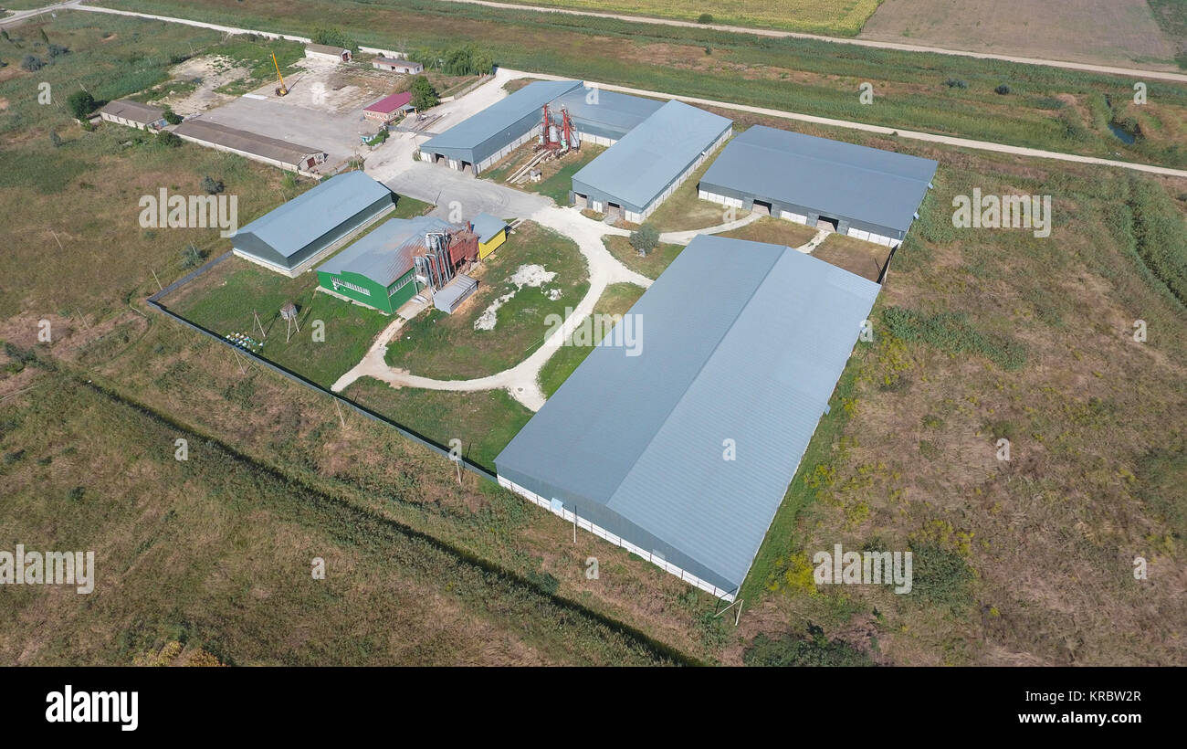 Hangar de feuilles de métal galvanisé pour le stockage de produits agricoles Banque D'Images