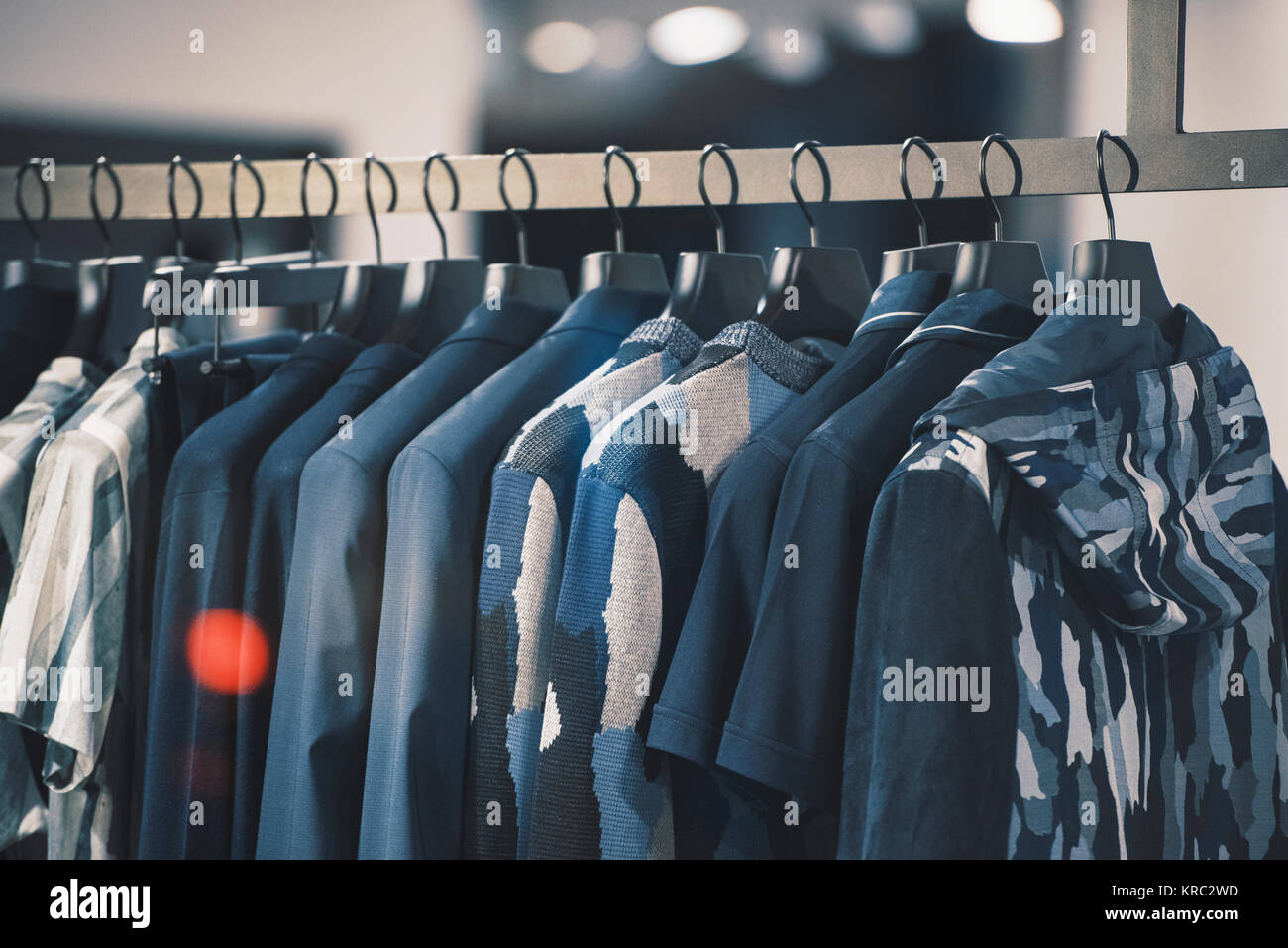 Boutique mode homme paris Banque de photographies et d'images à haute  résolution - Alamy