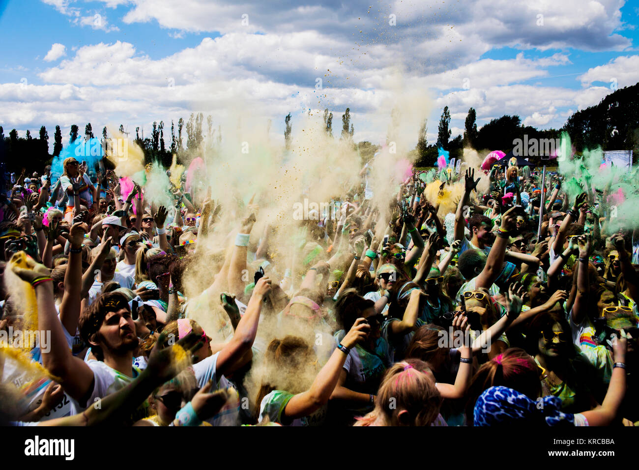 Autour de 10 000 participants ont pris part lors de Copenhague a été la ville hôte pour la première couleur exécuter au Danemark. La couleur est décrit comme le plus heureux à 5 kilomètres sur la planète et l'événement a lieu dans le monde entier. Danemark 16/06 2014. Banque D'Images