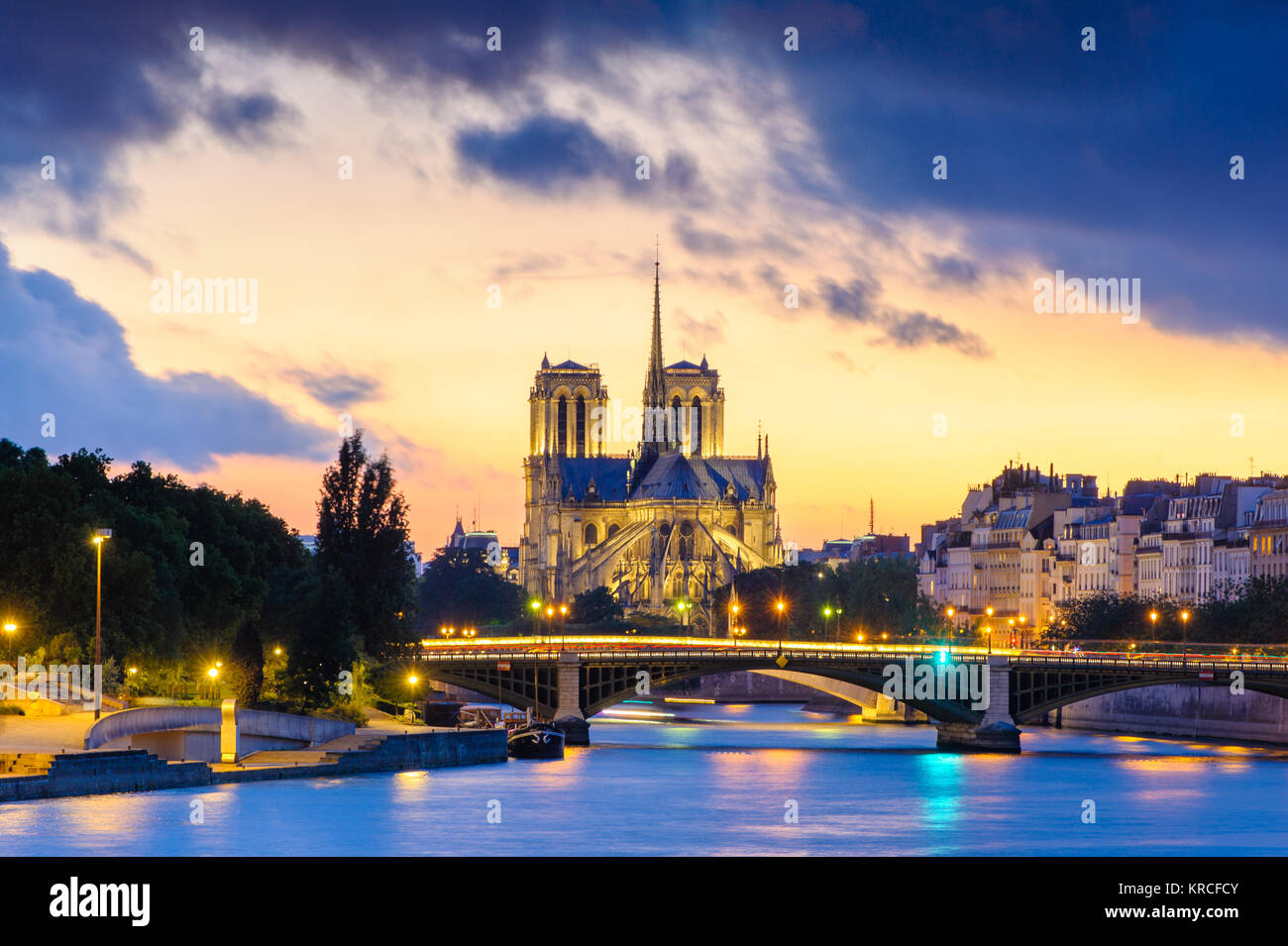 La Cathédrale Notre Dame de Paris et de Seine Banque D'Images