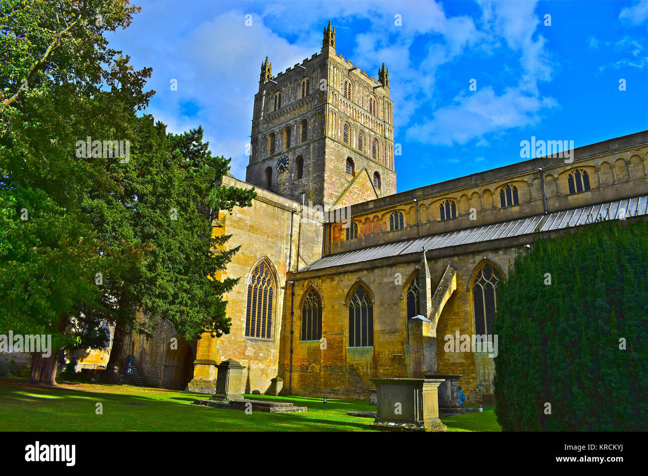 L'église de l'abbaye de St Mary the Virgin, mieux connu sous le nom de Abbaye de Tewkesbury. La deuxième plus grande église paroissiale en Angleterre Banque D'Images