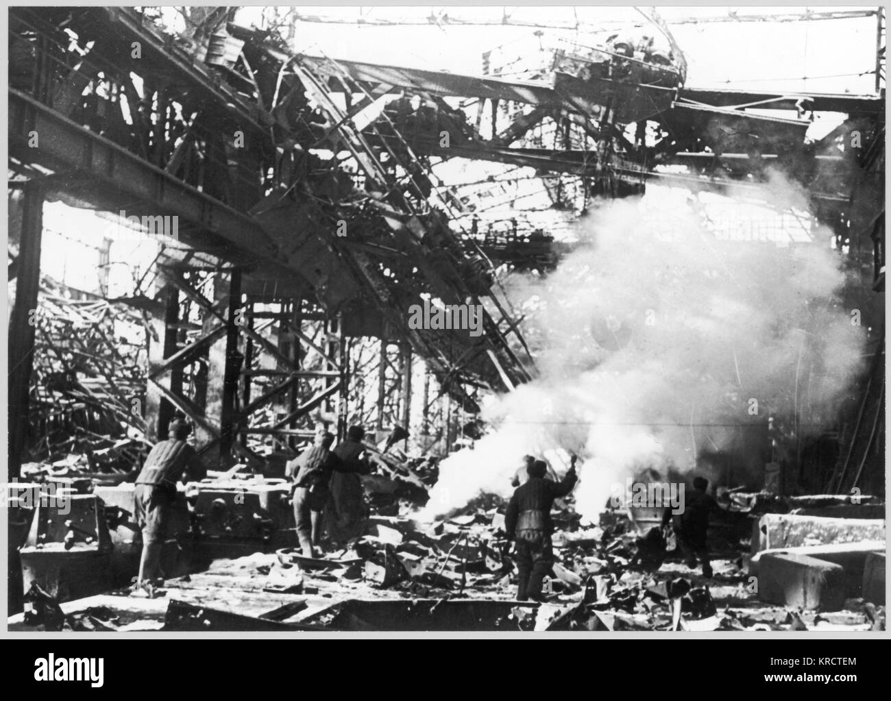 Bataille dans l'usine de tracteurs, plus tard, le dernier combat pour les Allemands avant la libération de Stalingrad. Date : 1942-1943 Banque D'Images