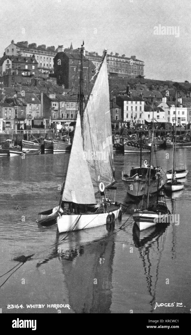 Whitby Harbour, North Yorkshire, avec bateaux Banque D'Images