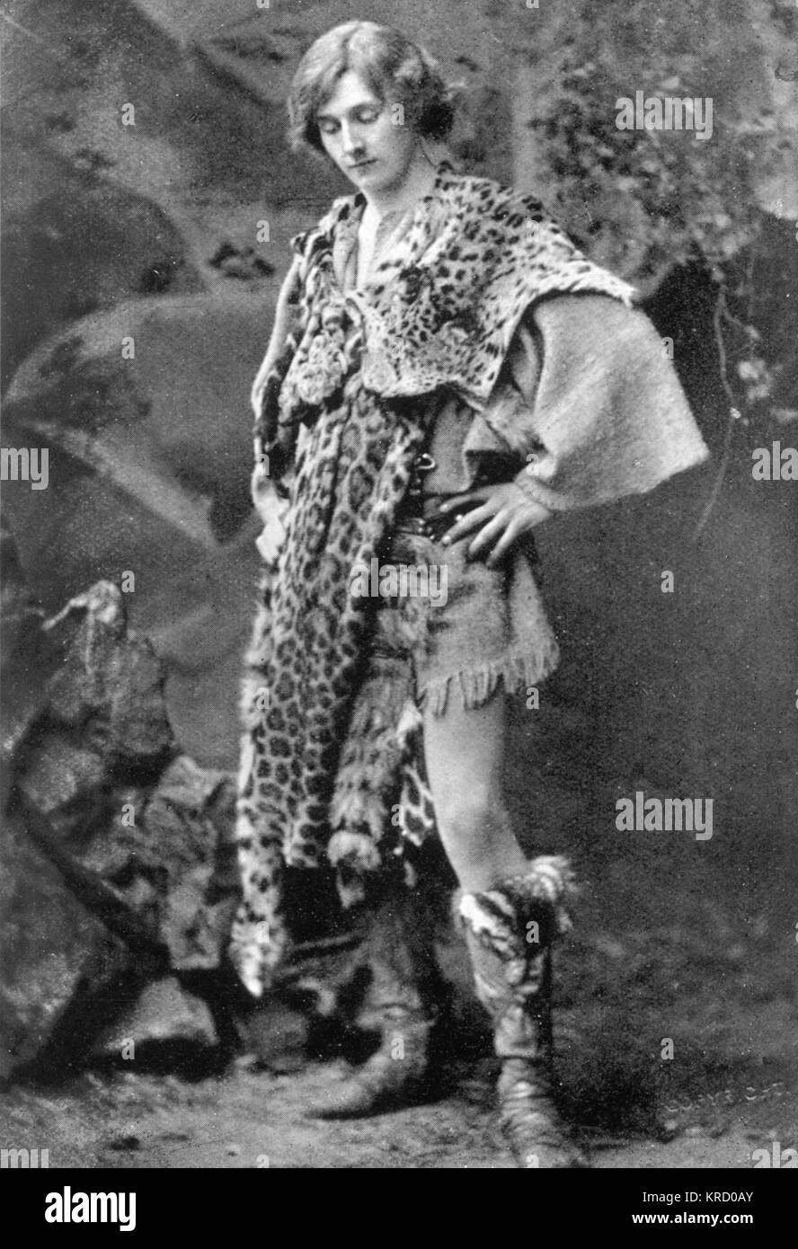 EDWARD GORDON CRAIG l'acteur et décorateur dans le rôle d'Arviragus dans Cymbeline de Shakespeare, c.1905 Date : 1872 - 1966 Banque D'Images