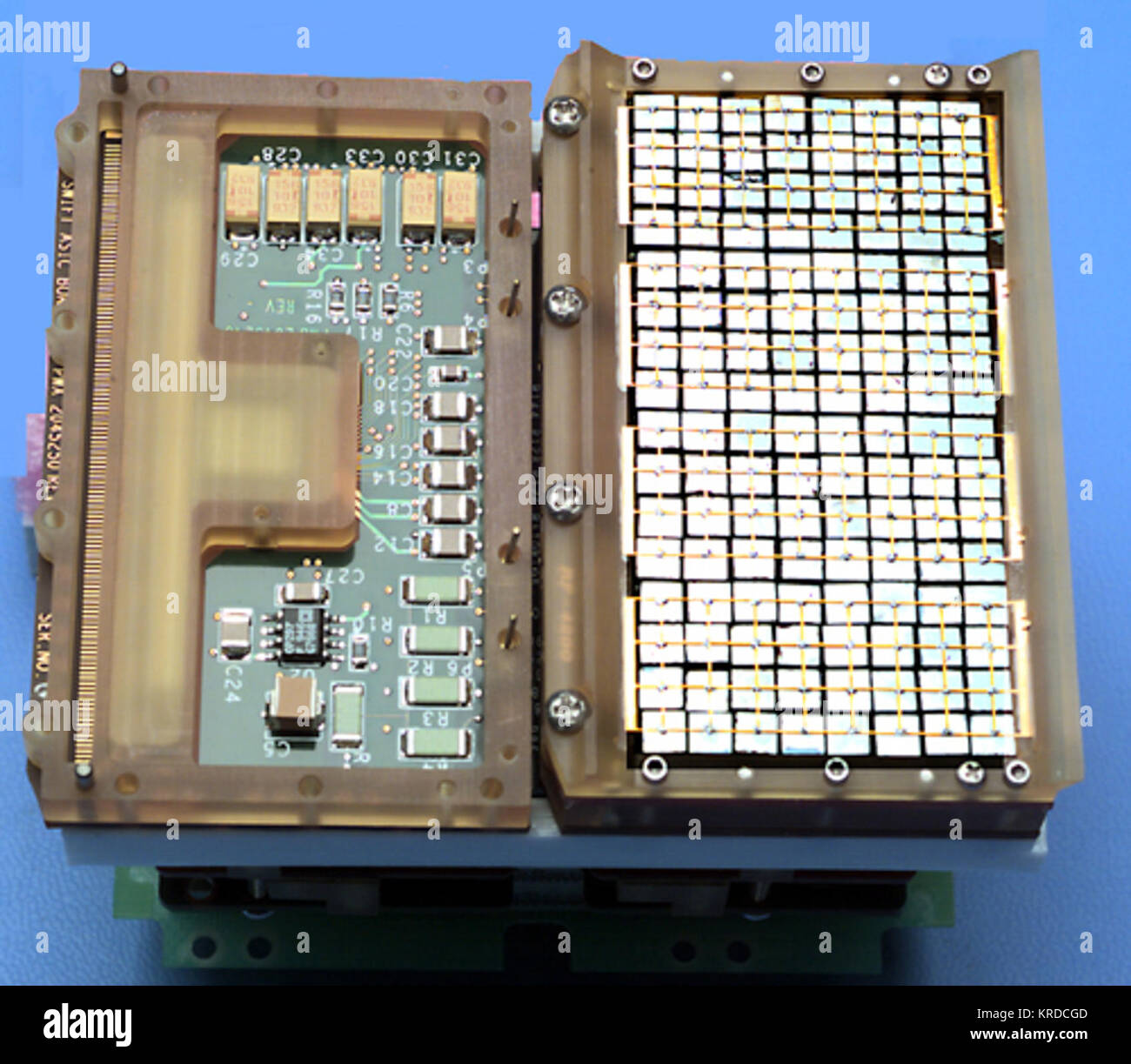 Appareil photo : DCS460D #  de série : 460-2840 largeur : 3060 hauteur : 2036 Date : 3/17/01 Time : 16:13:47 AD4XX Droit FW ver : 032597 l'image TIFF Look : produit ---------------------- Compteur : [62] ISO : 80 Ouverture : F16 : l'obturateur de l'Objectif 40 (mm) : 60 M Exposition : Programme : Po Exp Comp : 0,0 m : Mtrx Flash Sync : Norm mode Lecteur : S Focus : M Domaine d'intérêt : Large Distance : 1,0 m27s rapide Rafale télescope instrument d'alerte 28BAT29 le plan du détecteur Banque D'Images