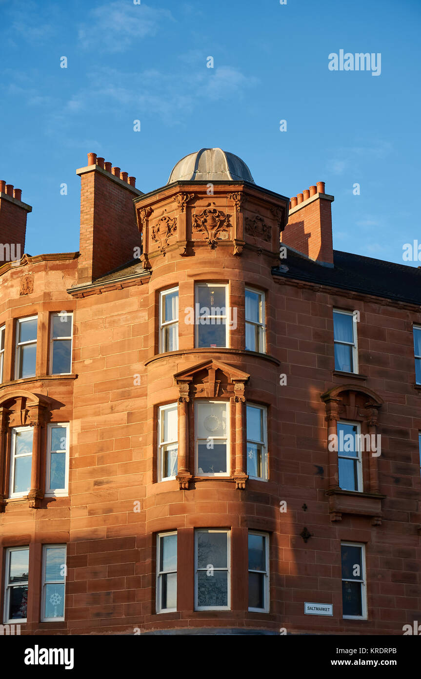 Détail d'un immeuble typique de grès rouge dans le centre-ville de Glasgow. Banque D'Images