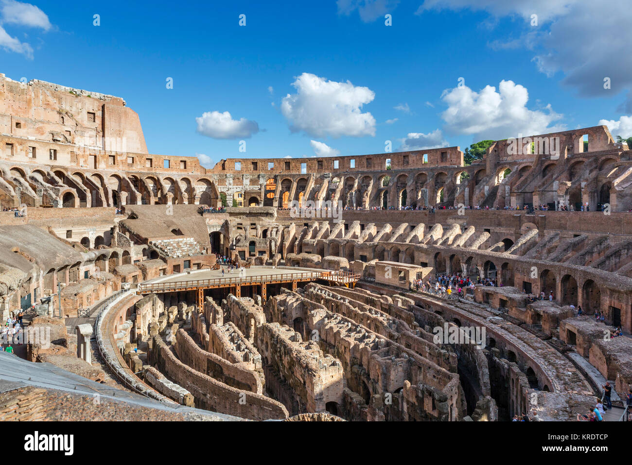 L'intérieur du Colisée romain, Rome, Italie Banque D'Images