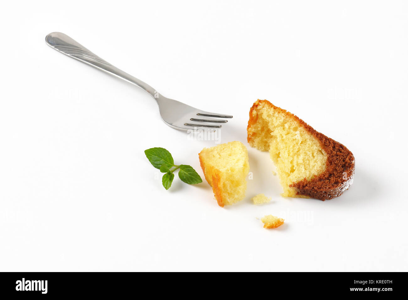 En morceaux de gâteau bundt Banque D'Images