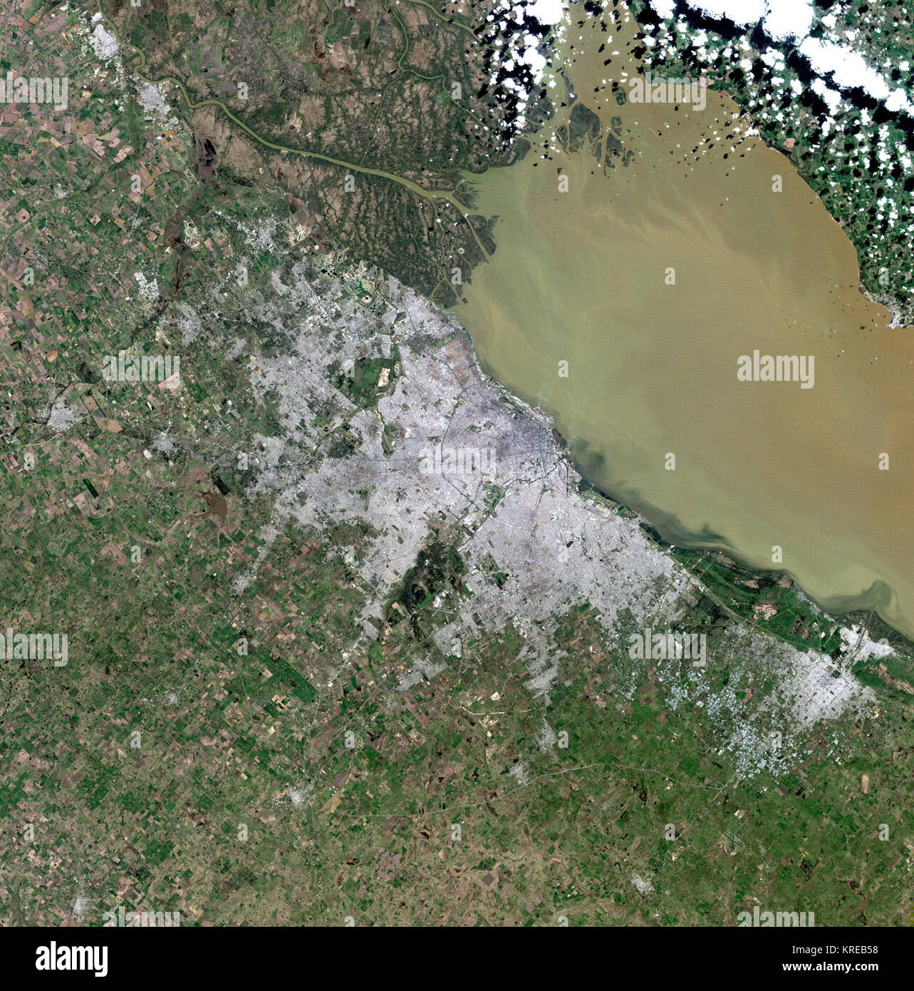 Buenos Aires, ville et environs, image satellite Landsat-5, 2011-08-21, près de couleurs naturelles, 30 m de résolution Banque D'Images