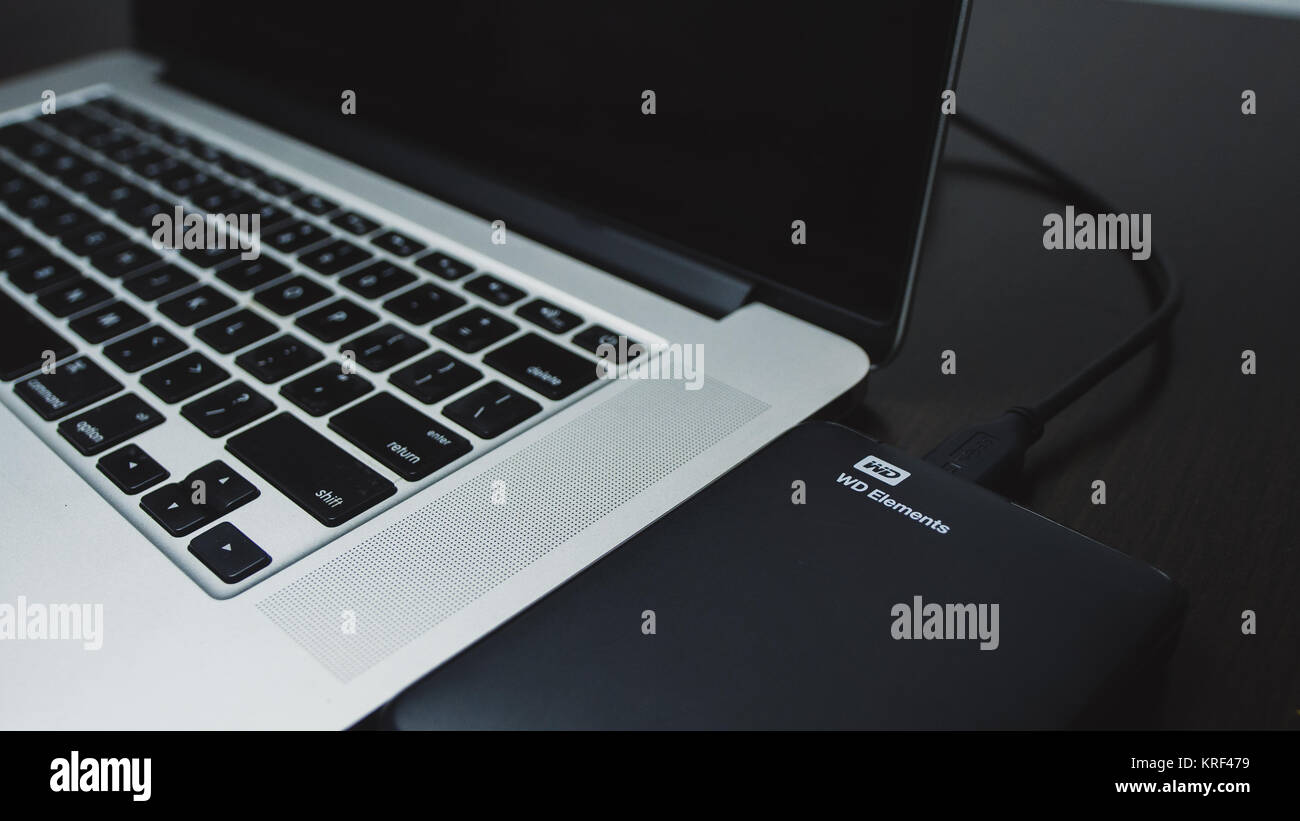 Macbook Pro avec WD Elements Banque D'Images