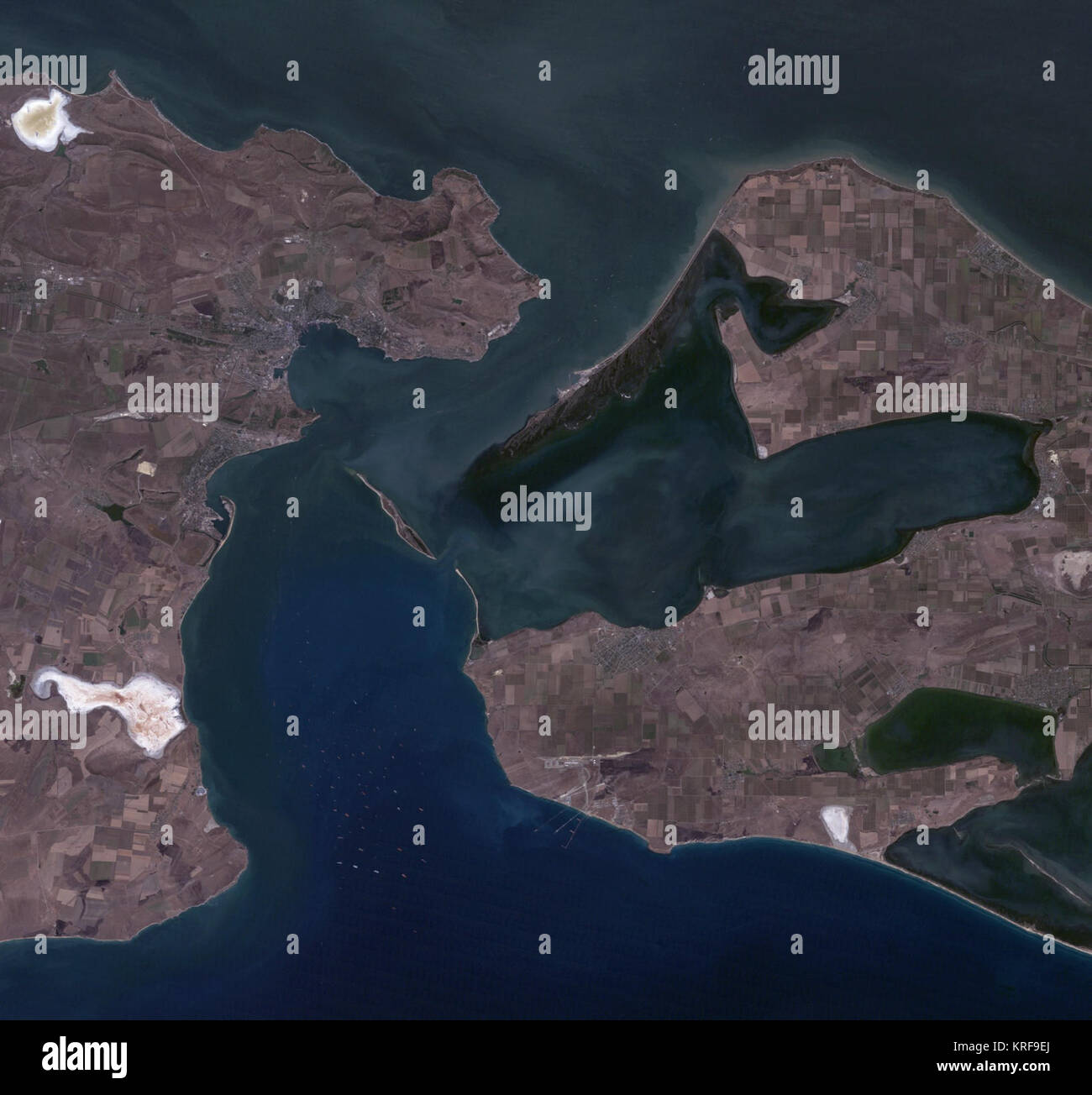 Détroit de Kertch, en Ukraine, en Russie, près de couleurs naturelles, d'images satellitaires Landsat-5, 2011-08-30 Banque D'Images