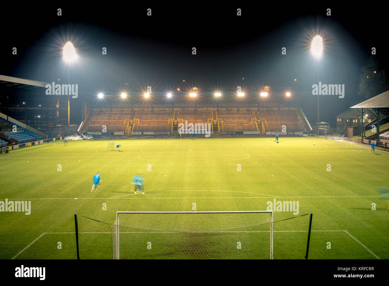 Halifax, West Yorkshire, Royaume-Uni. Déc 19, 2017. Vue générale de la Shay Stadium avant d'Halifax Town FC v Macclesfield Town dans le premier tour de la FA Trophy le mardi 19 décembre 2017 à la Shay, Halifax, West Yorkshire. Photo par Mark P Doherty. Credit : Pris Light Photography Limited/Alamy Live News Banque D'Images