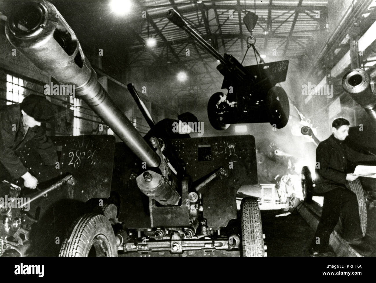 WW2 - usine d'artillerie en Sibérie, Russie Banque D'Images