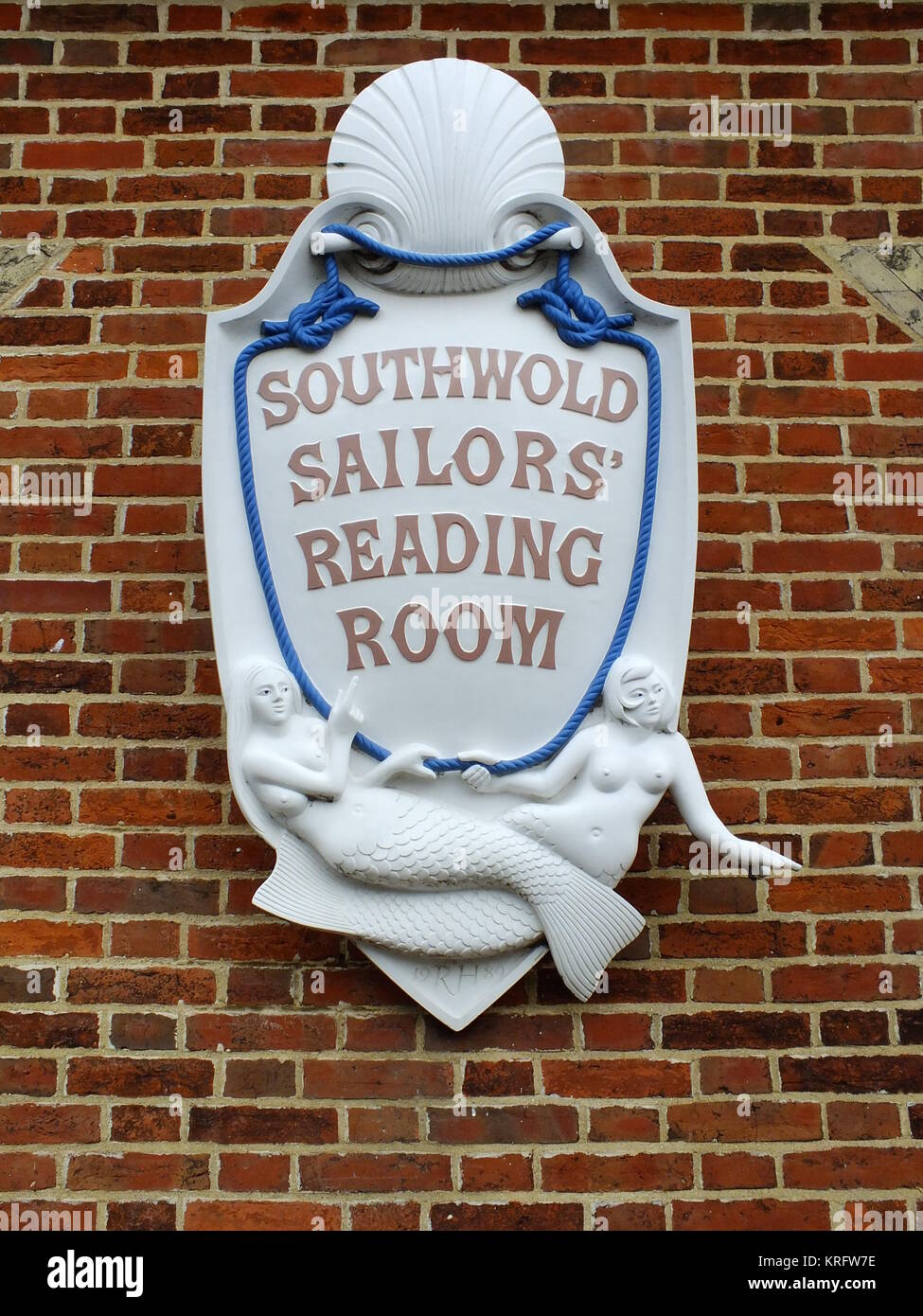 Panneau Southwold Sailors' Reading Room, Southwold, Suffolk. La salle de lecture a été construite en 1864 pour encourager les marins à lire et à améliorer leur esprit plutôt que de passer leur temps dans le pub. Banque D'Images
