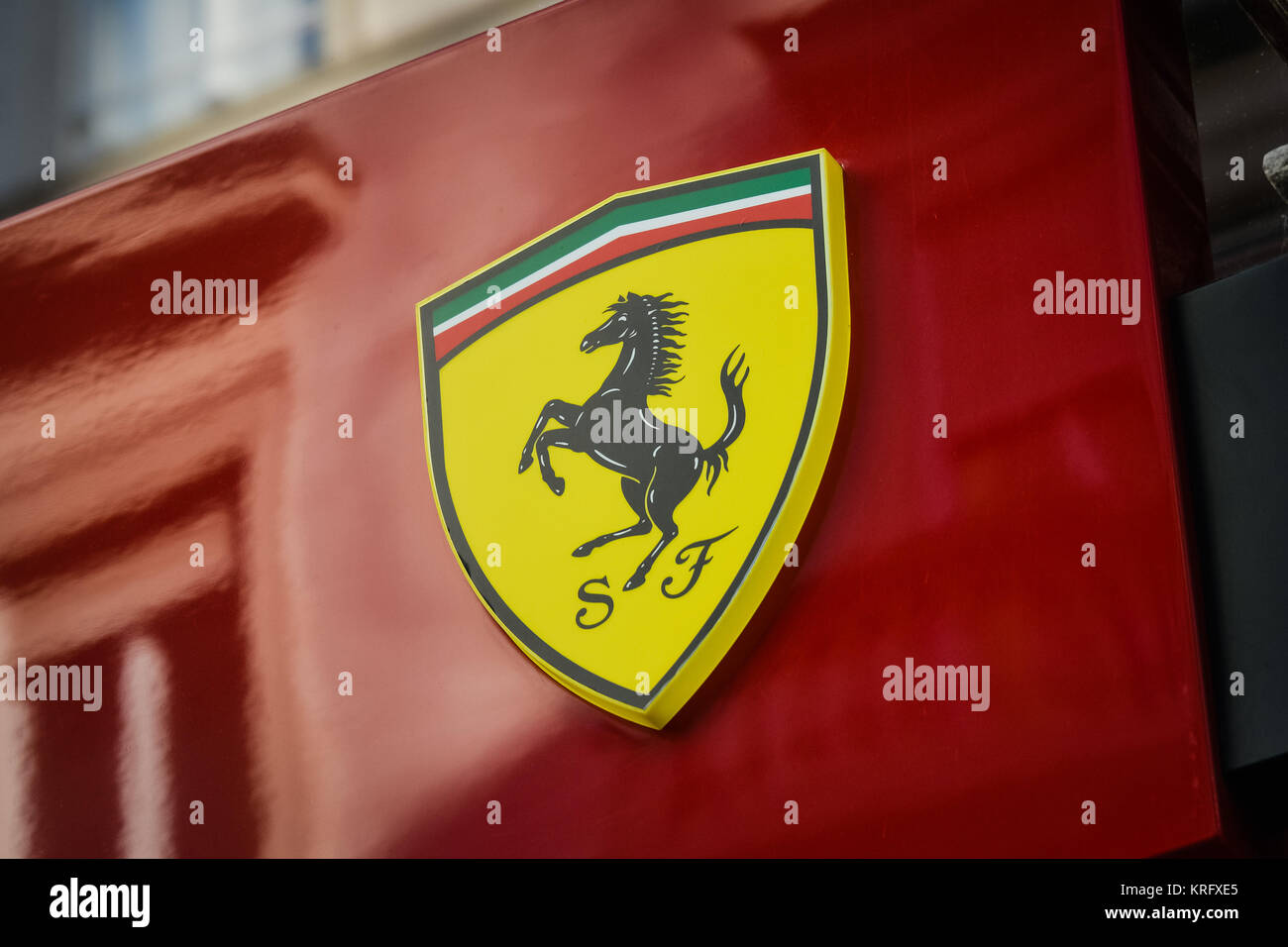 Milan, Italie - 24 septembre 2017 : Ferrari Store à Milan. Fashion week shopping Ferrari Banque D'Images