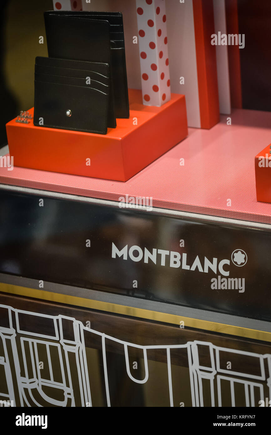 Milan, Italie - 24 septembre 2017 : Montblanc magasin à Milan. Fashion week shopping Montblanc Banque D'Images