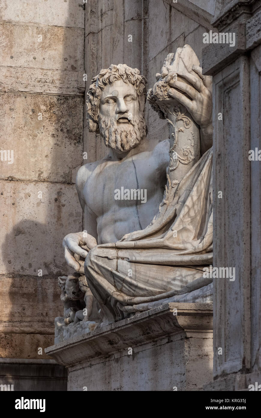 Tibre Dieu romain antique statue en marbre dans la colline du Capitole Square, en plein centre de Rome Banque D'Images
