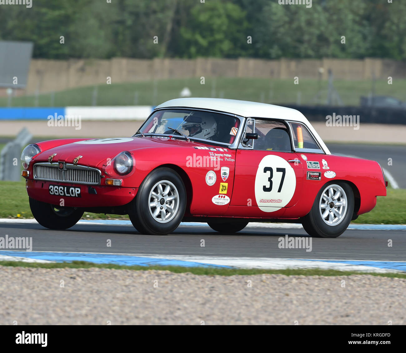 Beverley Phillips, Chris Phillips, Olly Phillips, MG B, GT & Sports car Cup, Pre-66 GT Cars, Pre-63 Sports Cars, Donington Historic Festival, 2017, Banque D'Images