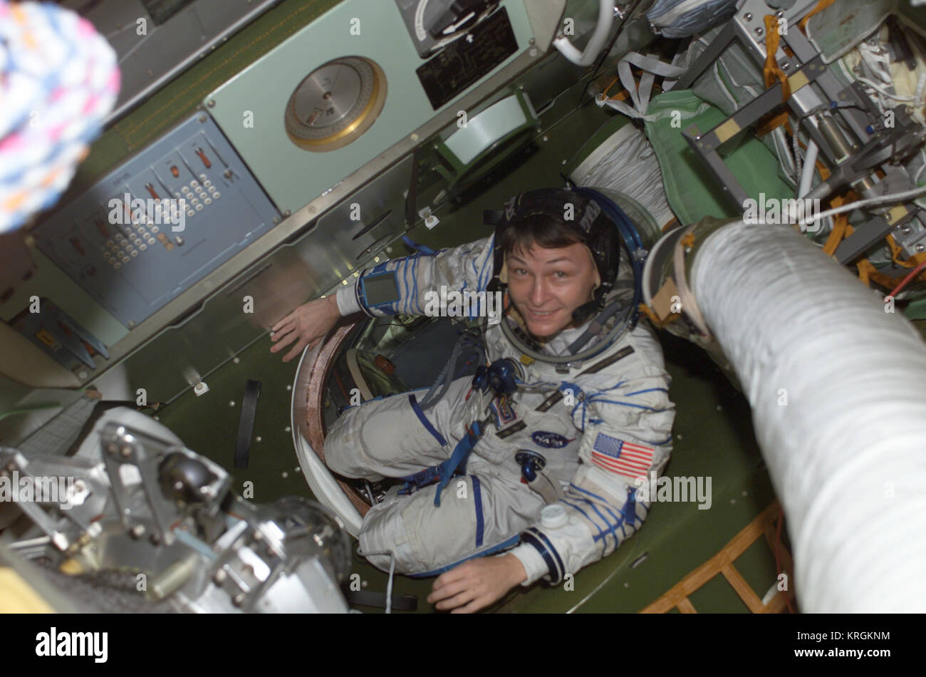 ISS-05 Peggy Whitson dans le vaisseau Soyouz TM-34 Banque D'Images