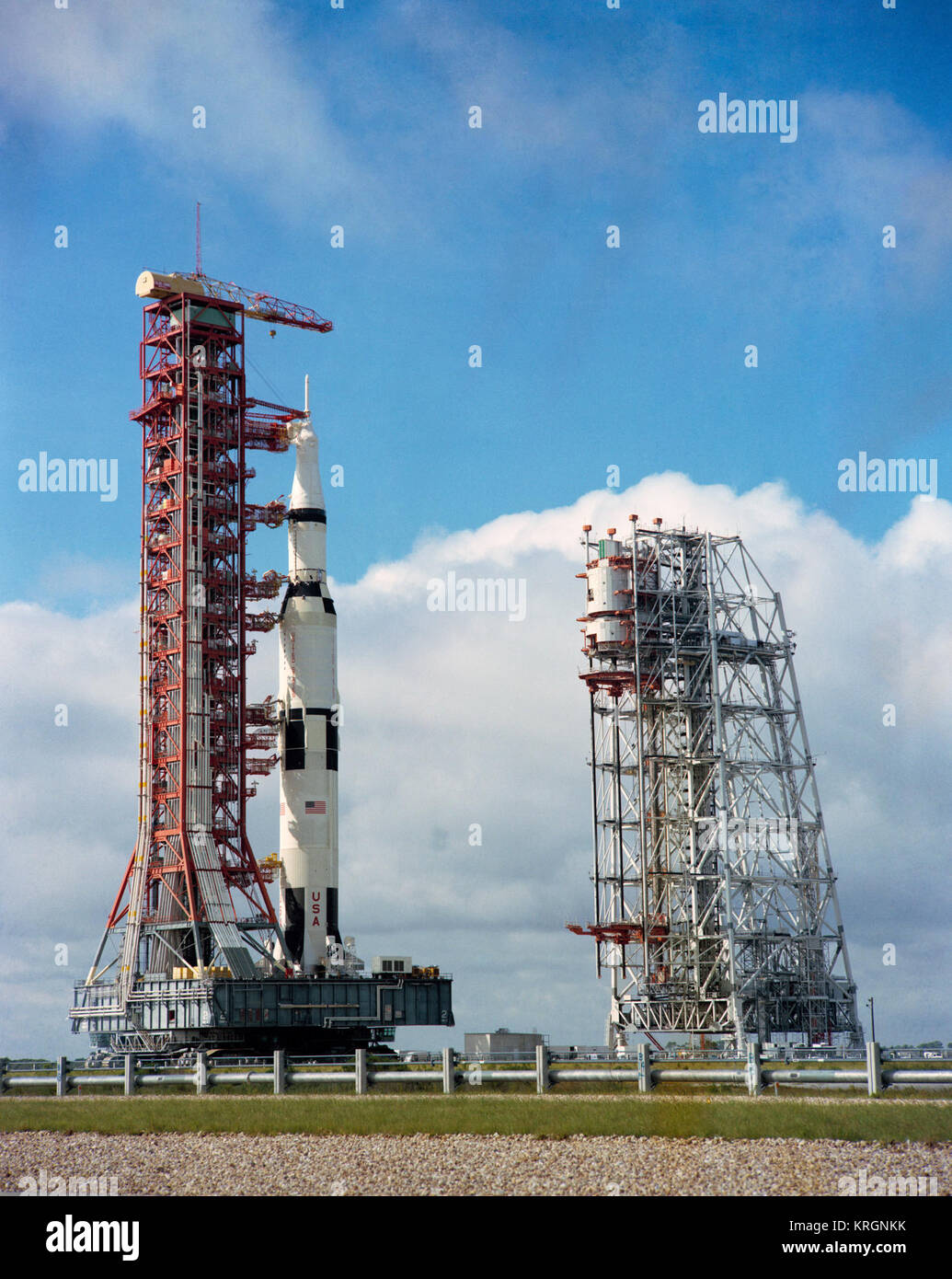 Véhicule spatial de la mission Apollo 12 sur le chemin de l'Assemblée générale du véhicule (VAB) à un Pad Banque D'Images