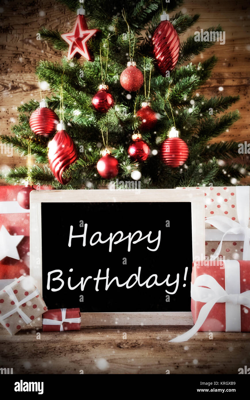 Carte De Noel Pour Le Temps Des Fetes Arbre De Noel Avec Des Boules Cadeaux Ou Presente A L Avant Du Fond De Bois Tableau Sur Lequel Un Texte Anglais Joyeux Anniversaire Photo