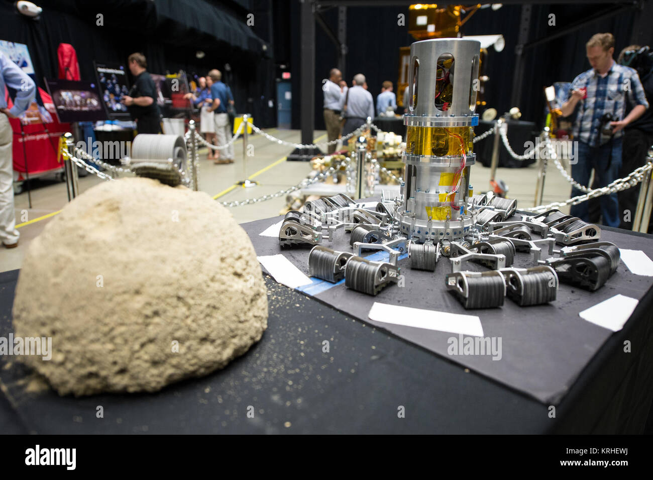 La technologie à utiliser dans l'astéroïde (Mission Robotique de rediriger l'ARRM) est vu ici à l'astéroïde Grand défi anniversaire mardi, 16 juin 2015 au Goddard Space Flight Center à Greenbelt, MD. Médias ont assisté à pour en savoir plus sur les dernières technologies de la NASA, la robotique. Crédit photo : NASA/Aubrey Gemignani) Astéroïde Grand défi anniversaire 2015 Banque D'Images