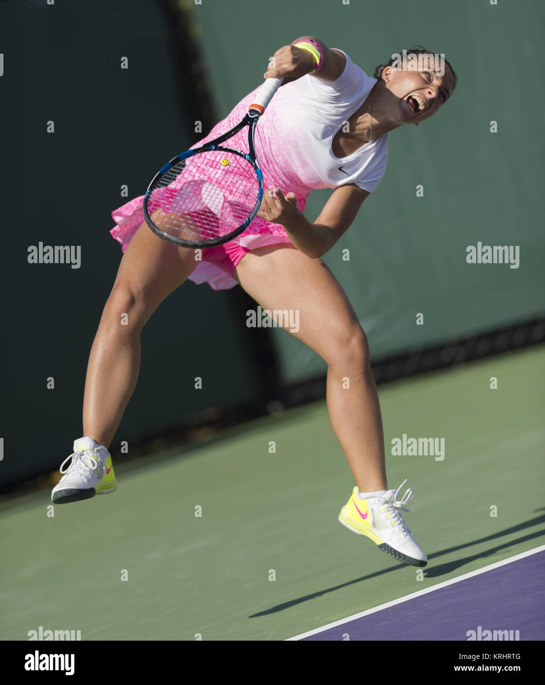 KEY BISCAYNE, Floride - 30 mars : Sabine Lisicki (GER) bat Sara Errani (ITA) à la Miami 2015 ouvrir le Centre de tennis à Crandon le 30 mars 2015 à Key Biscayne, en Floride. People : Sara Eranni Banque D'Images