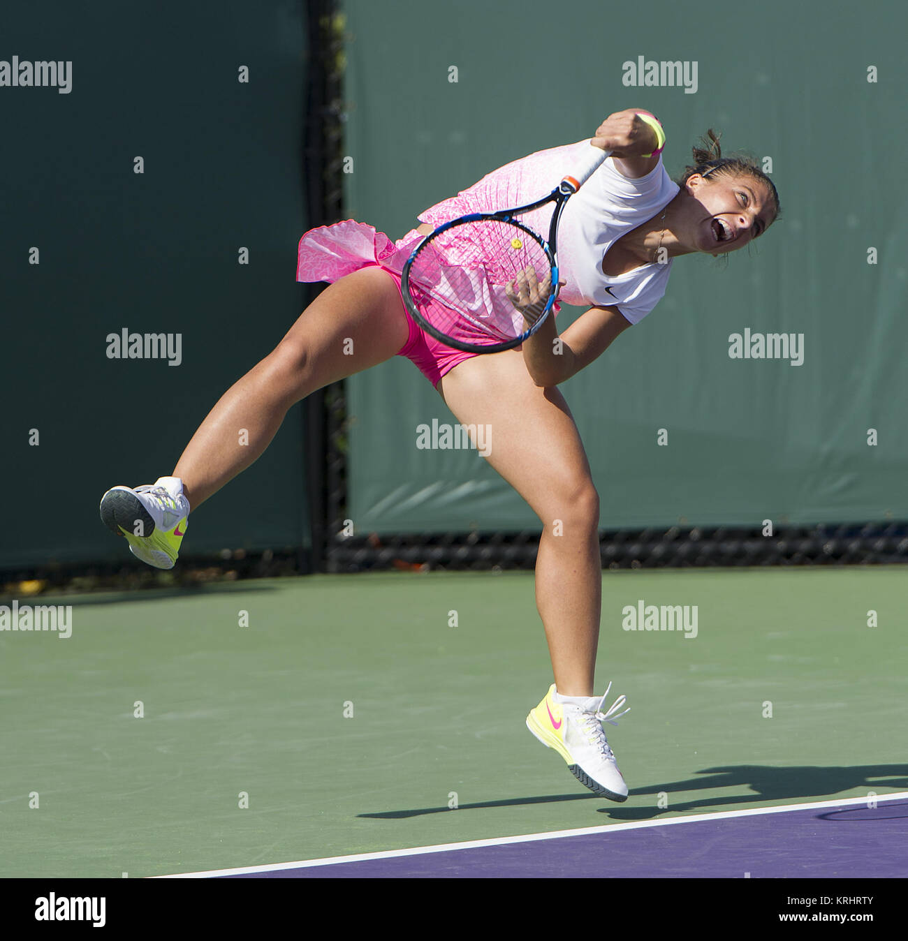 KEY BISCAYNE, Floride - 30 mars : Sabine Lisicki (GER) bat Sara Errani (ITA) à la Miami 2015 ouvrir le Centre de tennis à Crandon le 30 mars 2015 à Key Biscayne, en Floride. People : Sara Eranni Banque D'Images