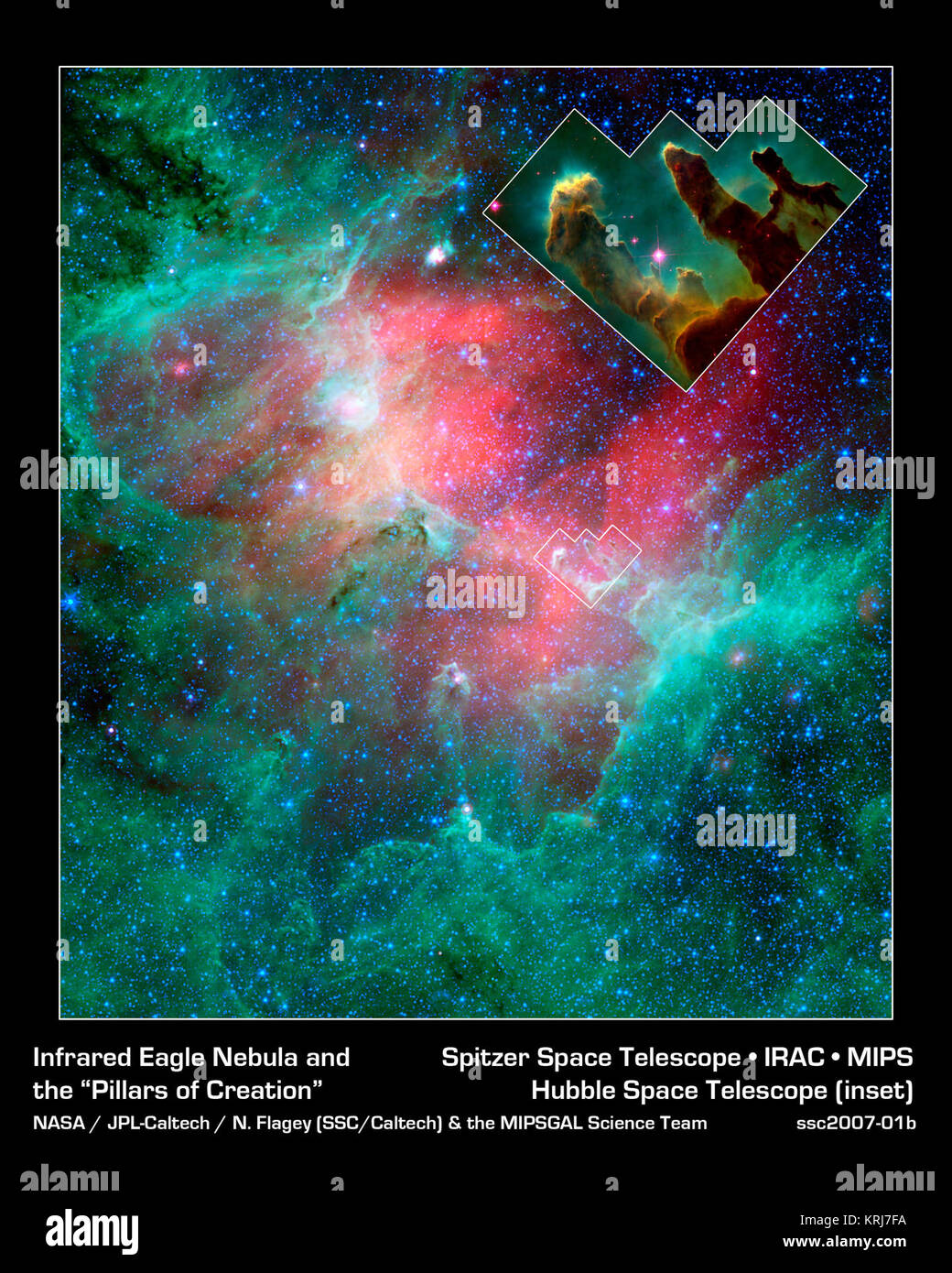 Cette vue majestueuse prise par au télescope spatial Spitzer de la NASA raconte une histoire inédite de la vie et de la mort dans la nébuleuse de l'Aigle, un peuple travailleur d'usine de 4 étoiles situé à 7 000 années-lumière dans la constellation du Serpent. L'image montre l'ensemble du réseau de la région de nuages orageux et des nouveau-nés stars dans la lumière infrarouge. La couleur verte indique les tours du refroidisseur et des champs de poussière, y compris les trois piliers de l'espace célèbre, surnommé le "piliers de la création", qui ont été photographiées par le télescope spatial Hubble de la NASA en 1995 et sont inclus ici dans une légende de l'image. Mais c'est la couleur rouge qui parle de Banque D'Images