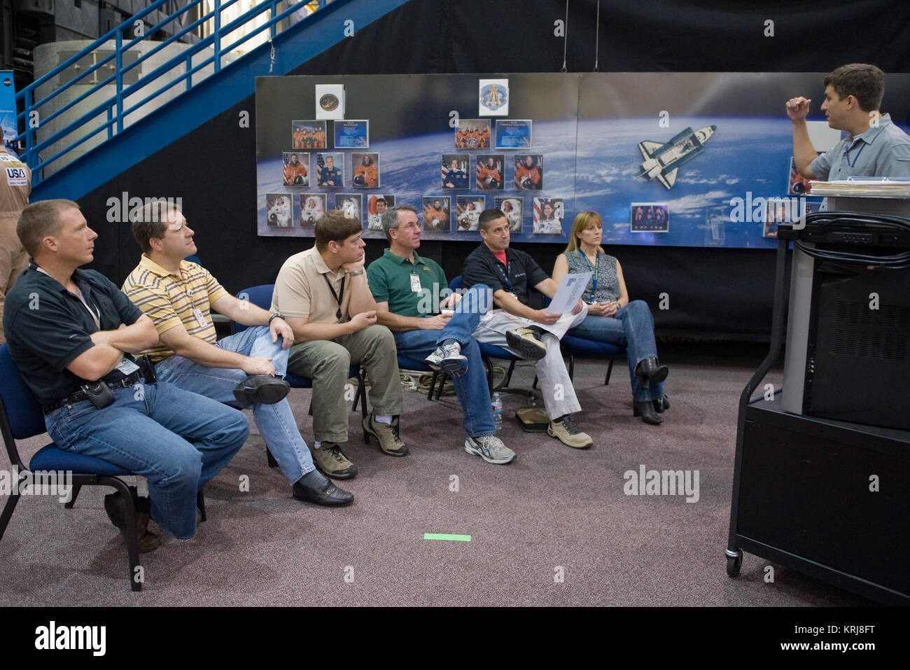 DATE DE LA PHOTO : 07-21-09 LOCATION : BLDG 9E OBJET : 2160-M130-07-21-09 Photographe : BILL STAFFORD X34753 véhicule spatial STS-130 Maquette Groupe Formation Installation Banque D'Images