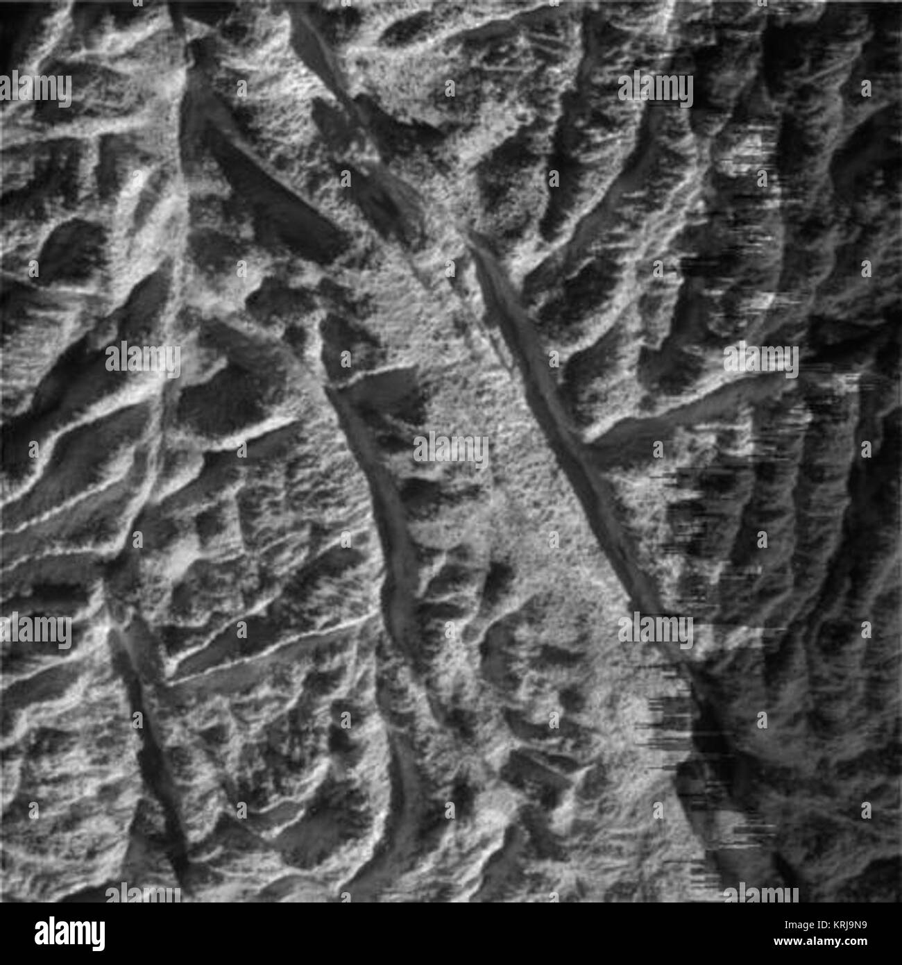 Survol d'Encelade E-8 Droit 229 28 Banque D'Images