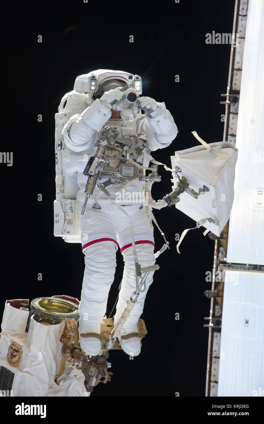 STS-133 EVA2 Steve Bowen 6 Banque D'Images