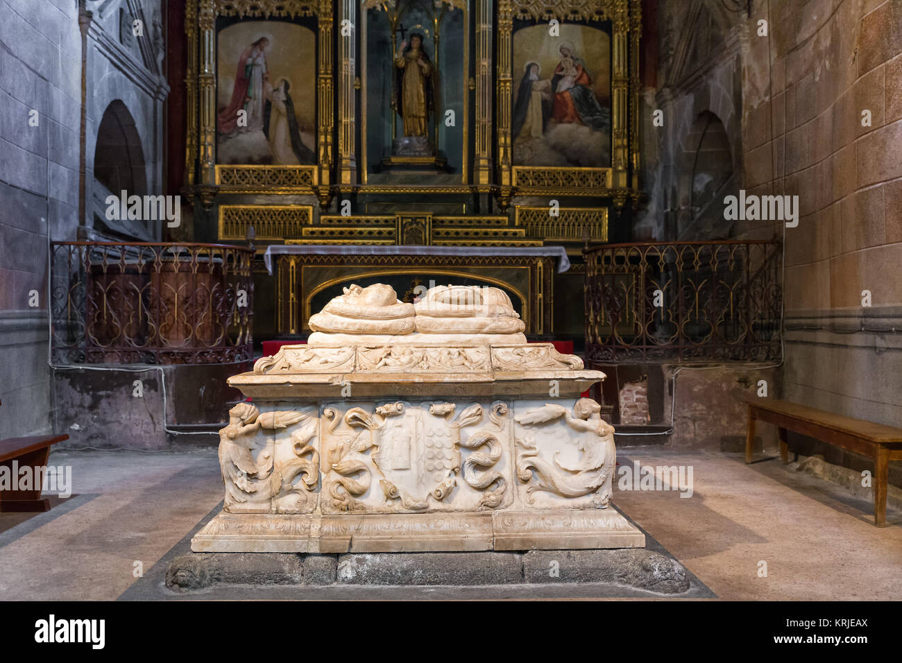 Chapelle de Sainte Catherine de Sienne. Chapelle latérale du monastère avec tombeau en marbre. Ce monastère est situé dans la région de Avila. L'Espagne. Banque D'Images