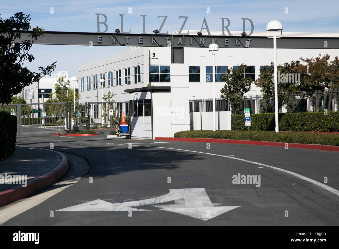 Un logo affiche à l'extérieur du siège de Blizzard Entertainment, Inc., à Irvine, Californie, le 9 décembre 2017. Banque D'Images