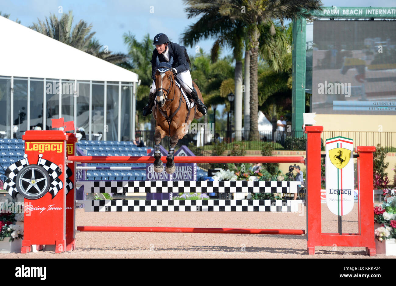 WELLINGTON, FL - MARS 01 : Juge Quentin participants dans le $150 000 diamants Lugano Grand Prix. Le 2015 Winter Equestrian Festival, a conclu sa huitième semaine de compétition le dimanche avec une victoire pour Todd Minikus (USA) et deux cygnes Babalou des fermes dans le 41 dans le Grand Prix de 150 000 $ le CEPA 4*, présenté par Lugano en diamants. La paire a conduit un cheval 10 avec un top trois pour terminer les États-Unis dans cette semaine de compétition du CEPA final. Beezie Madden (USA) et Simon a terminé deuxième, et Meagan Nusz (USA) et Dynamo placé troisième au Palm Beach International Equestrian Center le 1 mars 2015 dans W Banque D'Images